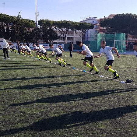 Gli arbitri di Eccellenza e Promozione durante prove atletiche