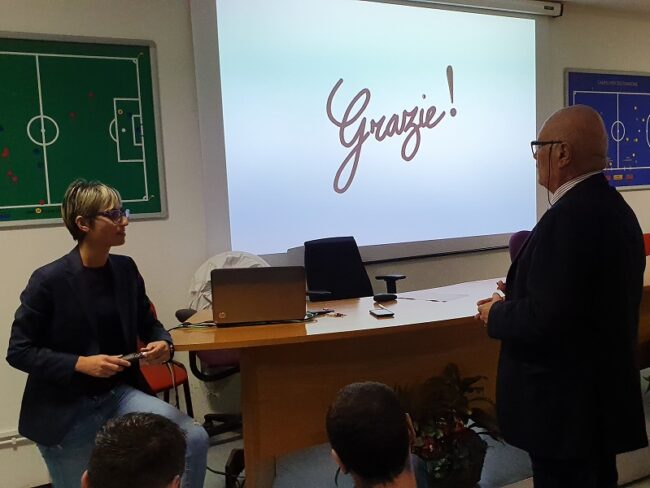 Pirriatore durante la riunione