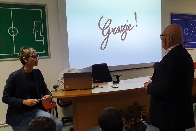 Pirriatore durante la riunione