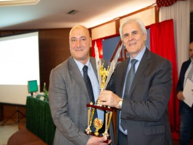 La consegna del Premio “Città di Cassino” all’Arbitro Benemerito Antonio Carcione da parte di Marcello Nicchi