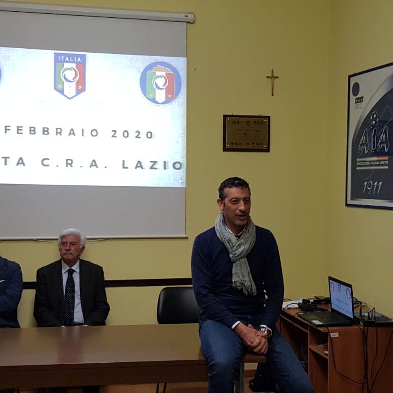 Dobosz durante la riunione