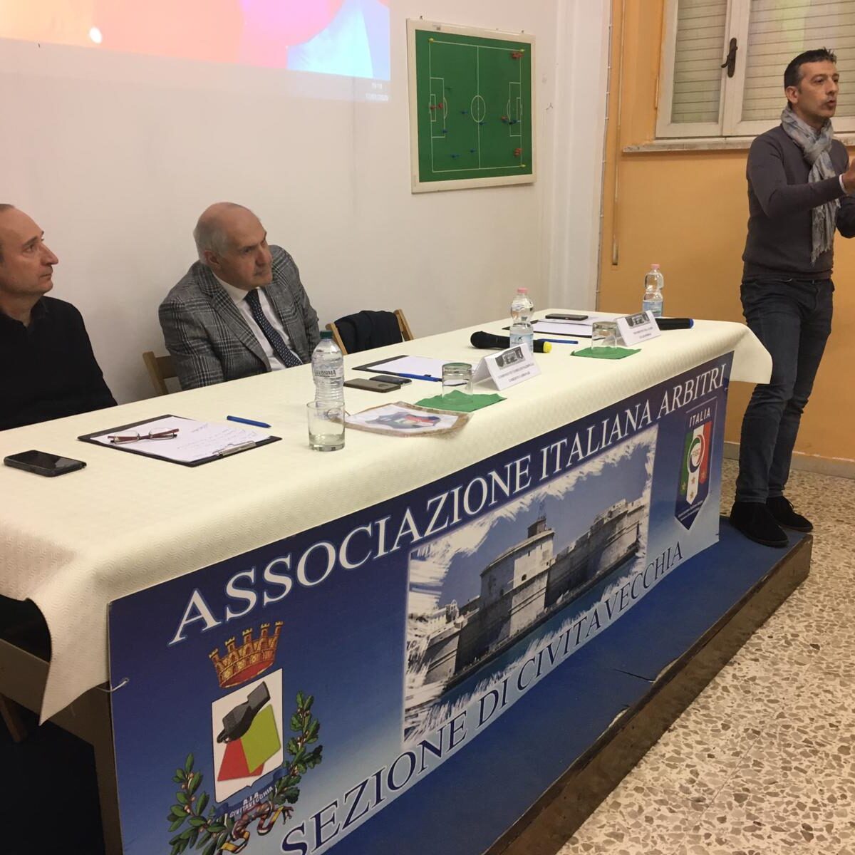 Dobosz durante la riunione