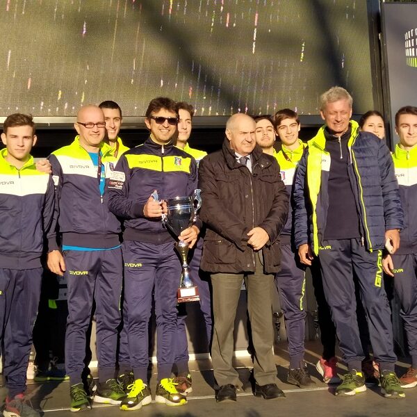 La Sezione di Nocera Inferiore premiata come gruppo con più atleti al traguardo;